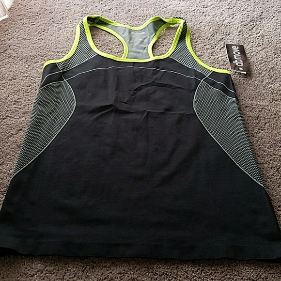 Workout top NWT - Picture 3 of 6